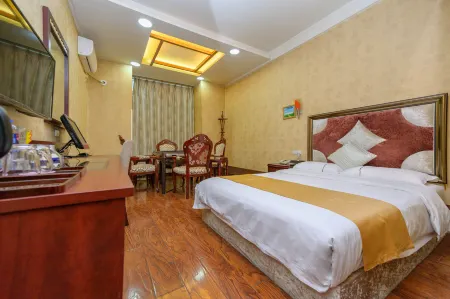Century Sunshine Hotel (Quxian Donglou Hotel) Отели в г. Цюйсянь