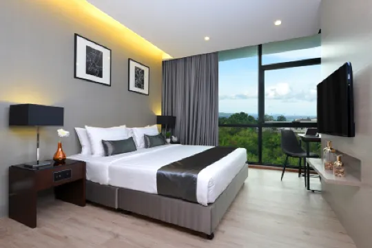 Altera Hotel and Residence Отели рядом с достопримечательностью «Альказар»