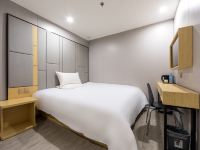 海友酒店(上海外滩延安东路店) - 高级大床房A