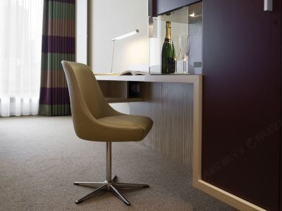 ファミリールーム モーベンピック ホテル フランクフルト シティーの写真