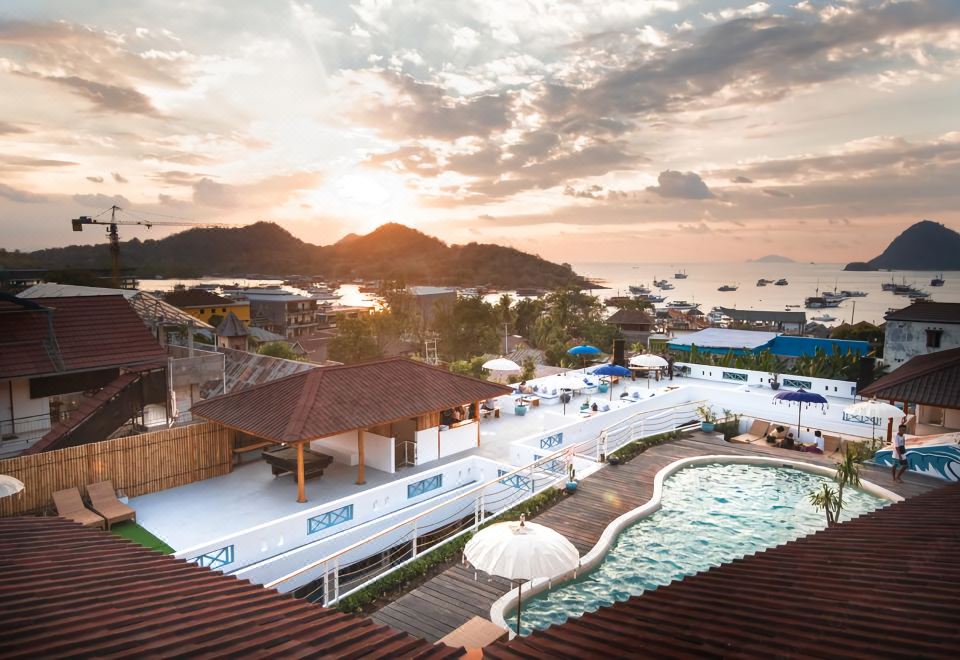 3. 시에스타 코모도..