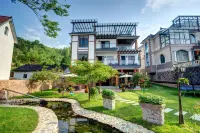 Floral Hotel · Li Wan Mountain Home Hotel 더칭 호텔