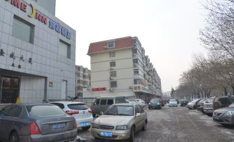 Home Inn (Haowei Building, Third Street, Tianjin Binhai Development Zone)