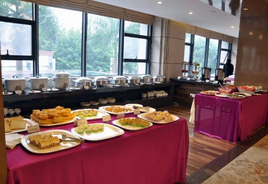 3. 신하이리 호텔..