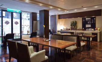 1. 레 스위트 타이..