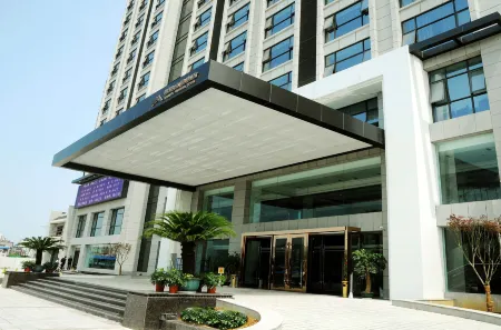 Mellow Crystal Hotel