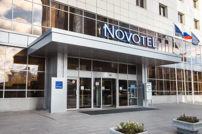 Novotel Ekaterinburg Tsentr Hotel Các khách sạn gần Church of All Saints in Yekaterinburg