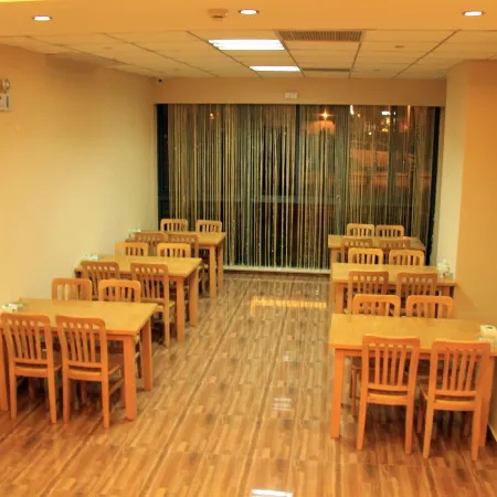 GreenTree Inn Jiangsu Suzhou Taicang Liuhe Passenger Station Express Hotel
