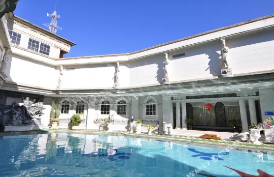 撫仙湖龍馬陽光酒店（祿充風景區店）