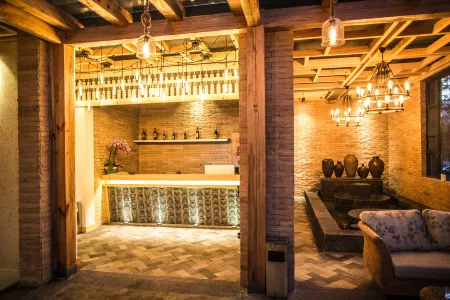 Jing Mo Bi Hu Hotel Отели рядом с достопримечательностью «Eryuan Library»