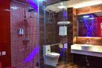 Luoyang Jiaxuan Theme Hotel (Longmen High-speed Railway Station Baolong Plaza)