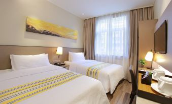 Home Inn Plus (Beijing Agriculture Exhibition Center Changhong Bridge)