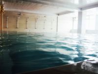 圣泰宾馆(开封鼓楼广场店) - 室内游泳池