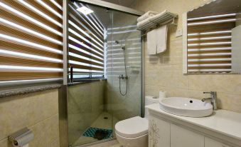 Haiyan Hongyu Business Hotel
