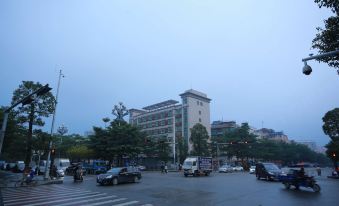 Huayi Hostel