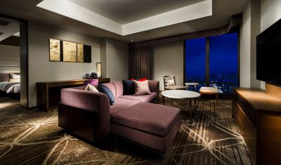 レギュラーフロアスイートダブル リーガロイヤルホテル京都の写真