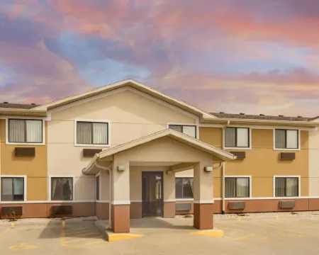 Super 8 by Wyndham Fond du Lac Hotels in Fond du Lac County