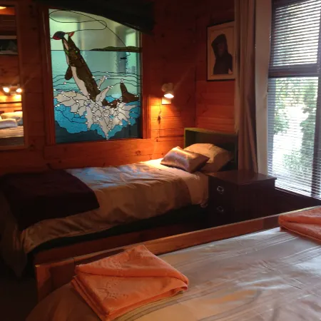AAA Granary Accommodation Hotels in Devonport