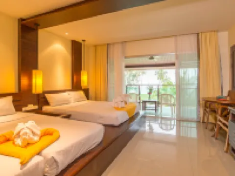 ลันตา ปุระ บีช รีสอร์ท โรงแรมในเกาะลันตา