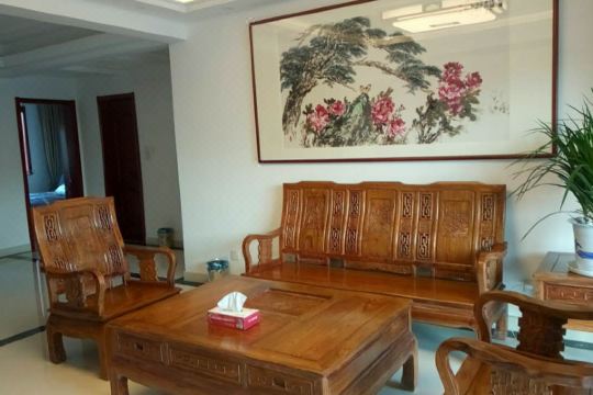 济南西客站三室一厅家庭套房普通公寓