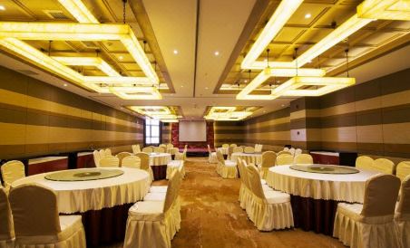 Celebrity Hotel - Housity