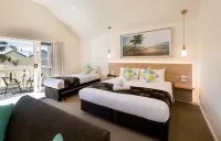 Boathouse Resort Studios and Suites Hotels in Blairgowrie
