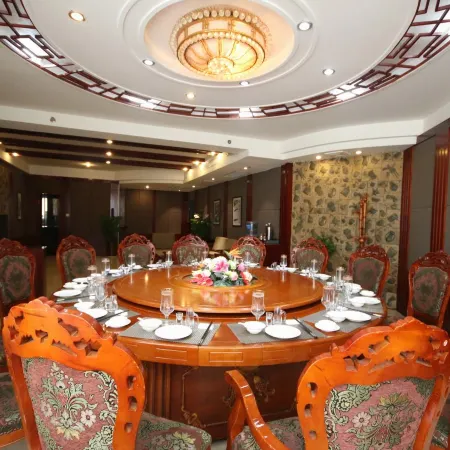 Kaicheng International Hotel (Changyuan Bus Terminal & City Stadium)
