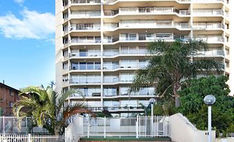 Rainbow Commodore Coolangatta