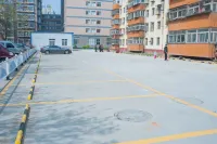 Vienna International Hotel (Hebei Yanjiao Jinyan Street) - parking