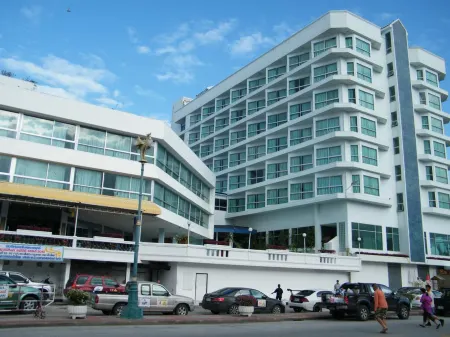 Viang Tak Riverside Hotel