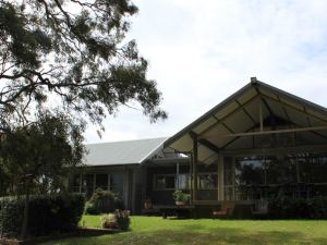 Elfin Hill Vineyard Accommodation