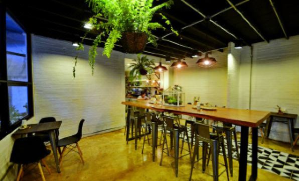 STrips the Poshtel - Hostel - Housity