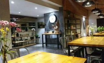 Yueguo Shanqiu Hostel