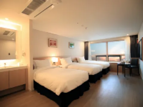 Best Western Jeju Hotel Hotels near Dodubong