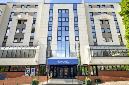Novotel Paris Suresnes Longchamp Отели в г. Сюрен