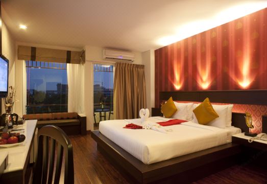 수완나품 스위트 호텔