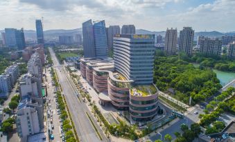 Jingling Shihu Garden Hotel - Housity