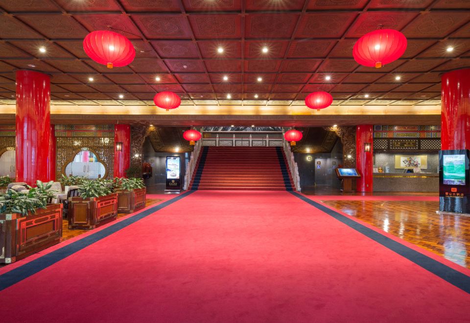 3. 더 그랜드 호텔..