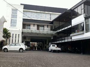 De Wahyu Hotel