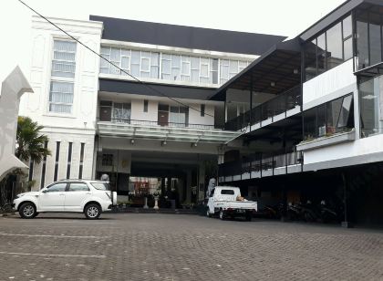 De Wahyu Hotel