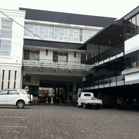 De Wahyu Hotel