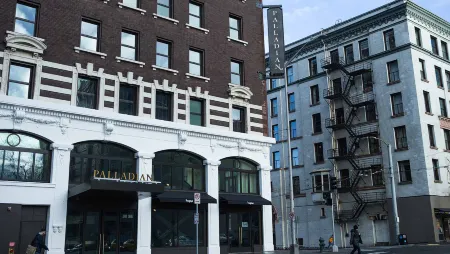 Kimpton Palladian Hotel Отели рядом с достопримечательностью «Seattle Cruise Ship Terminal 91»