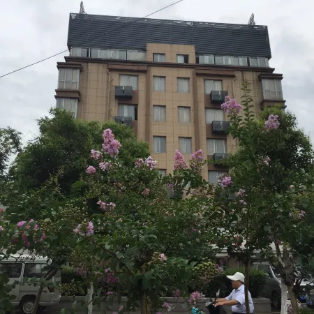 Yuelianggong Business Hotel