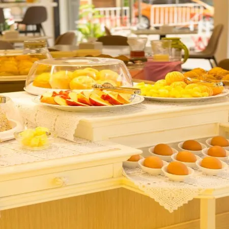 Le Bonheur Poshtel Отели рядом с достопримечательностью «Станция BTS Mo Chit»