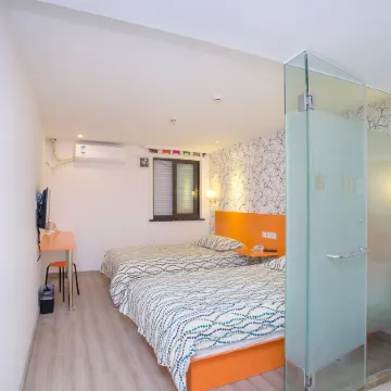 Pod Inn (Shanghai Ruijin Hospital Dapuqiao Metro Station) Отели рядом с достопримечательностью «Тяньцзыфан»