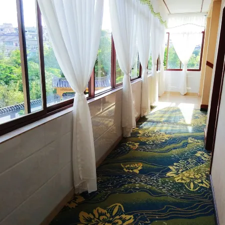 Pu'er Road Flower Inn