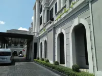 Metropole Bangkok Hotels in Bangkok