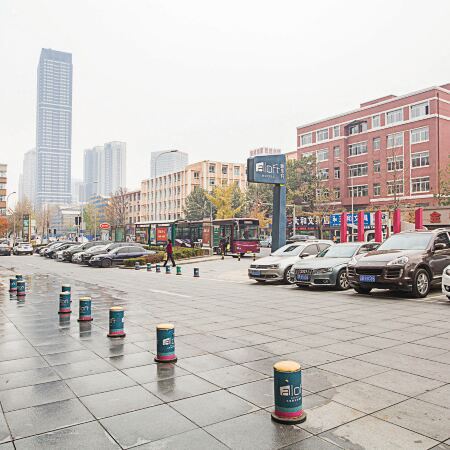 Love Holiday Hotel (Dalian Zhongshan Square Railway Station)