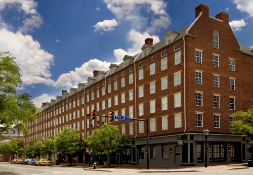 The Alexandrian Old Town Alexandria, Autograph Collection Hoteles en Alexandria
