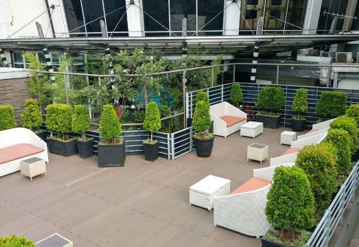 해리스 스위트 에프엑스 수디르만